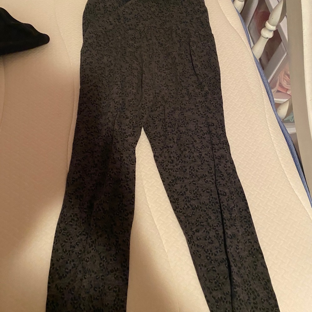 Grey cheetah print maternity leggings
